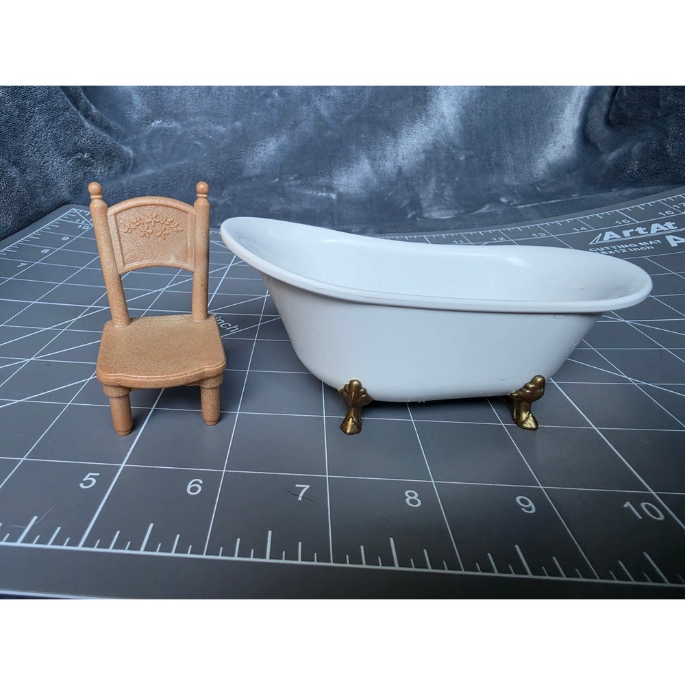 Epoch Calico Critters Dollhouse Furniture White Clawfoot Bathtub and Tan Chair